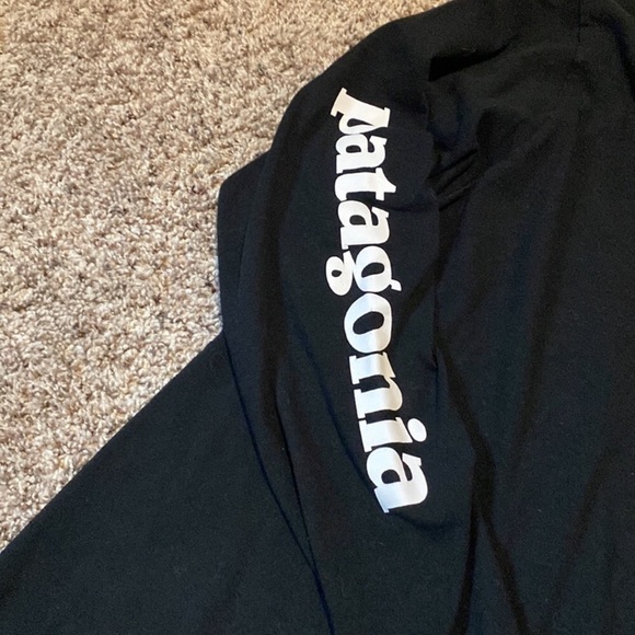Mens Patagonia Black Long Sleeve Tee - Picture 2 of 2